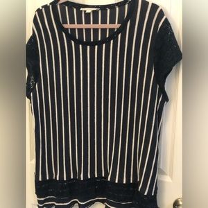 Cute navy/white summer top size 2 x